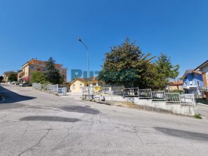 L'Agenzia Immobiliare Puzielli propone villa in vendita a Fermo (20)