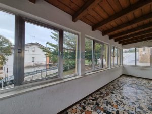 L'Agenzia Immobiliare Puzielli propone villa in vendita a Fermo (50)