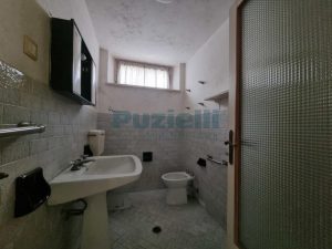 L'Agenzia Immobiliare Puzielli propone villa in vendita a Fermo (84)