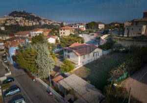 L'Agenzia Immobiliare Puzielli propone villa in vendita a Fermo (92)